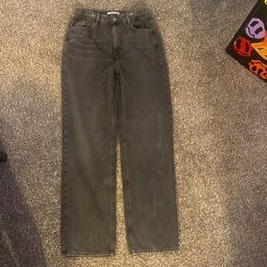 Never worn size 30 grey boyfriend jeans